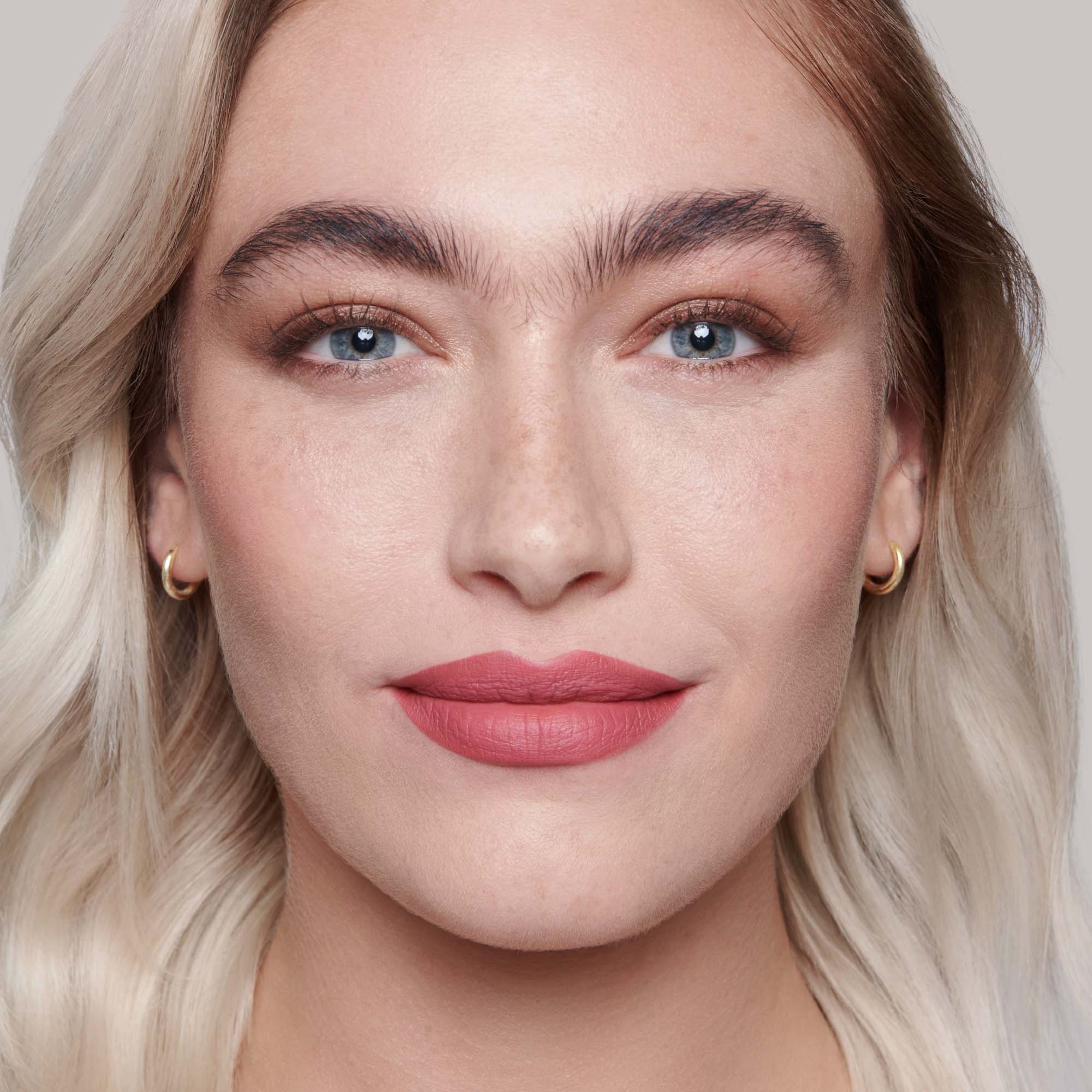 Velvet Blush Lightly (True Velvet Lip Colour) - Image 18